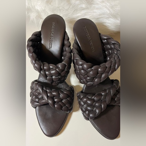 Bottega Veneta Curve Leather Sandal - Picture 1 of 6